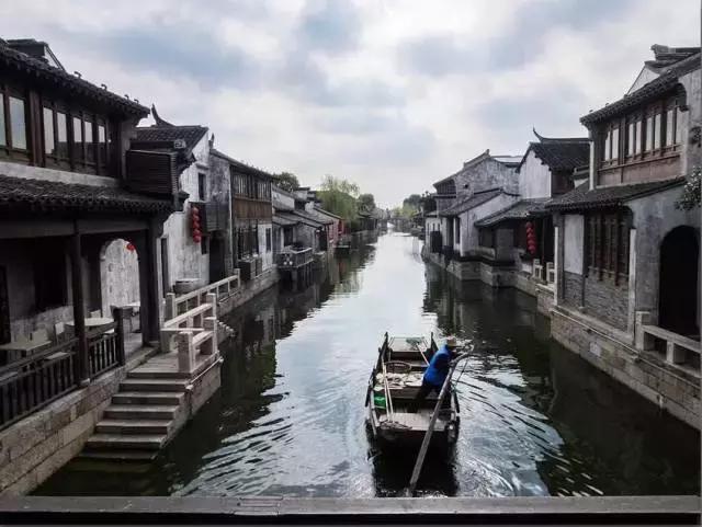 UGG鞋配什么裤子好看？时髦精们不要错过！